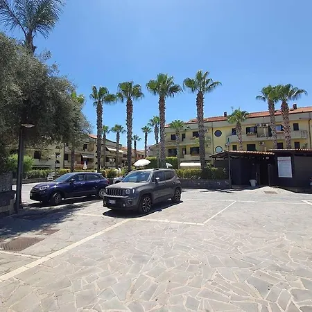 Sicilia, Mansarda Le Due Terrazze * Mascali