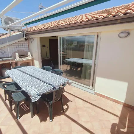 Sicilia, Mansarda Le Due Terrazze Apartment *