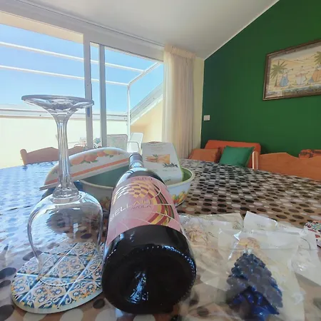 Apartamento Sicilia, Mansarda Le Due Terrazze *