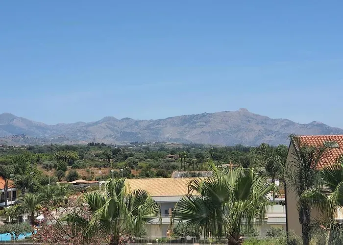 Sicilia, Mansarda Le Due Terrazze * Mascali