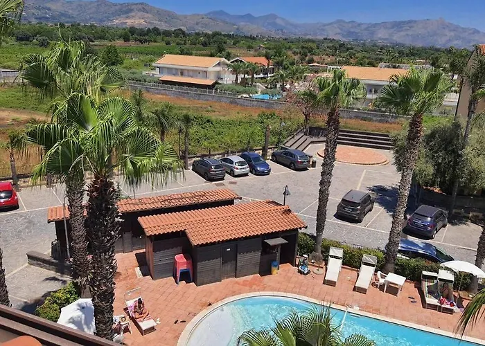 Sicilia, Mansarda Le Due Terrazze Apartment Mascali