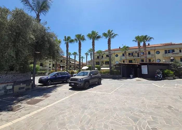 Sicilia, Mansarda Le Due Terrazze * Mascali